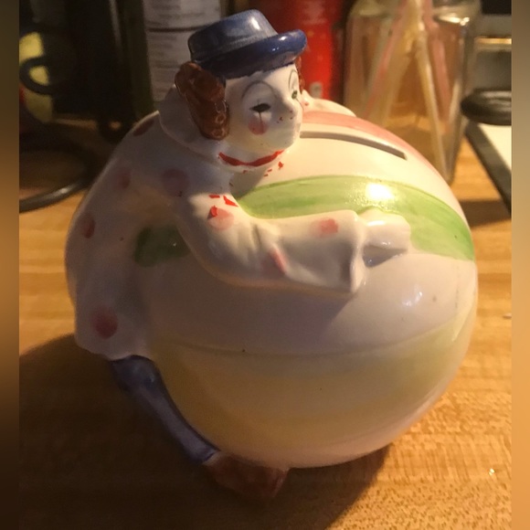 Rare Vintage Ceramic Clown on Striped Beach Ball Bank Circus - Picture 1 of 9